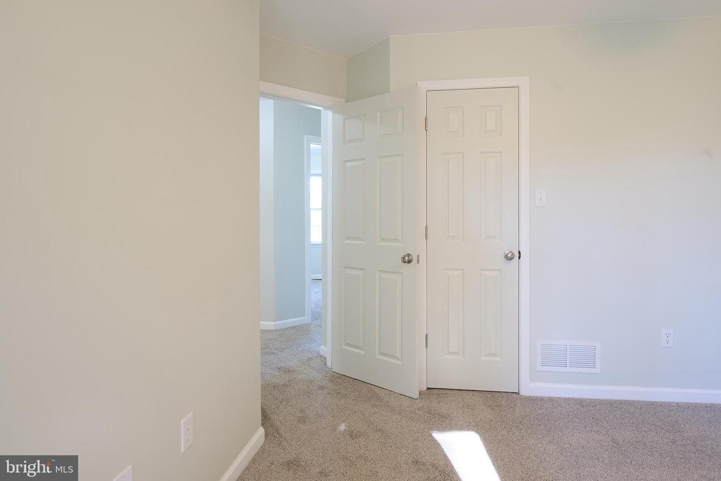 3182 Carnegie Drive photo 26