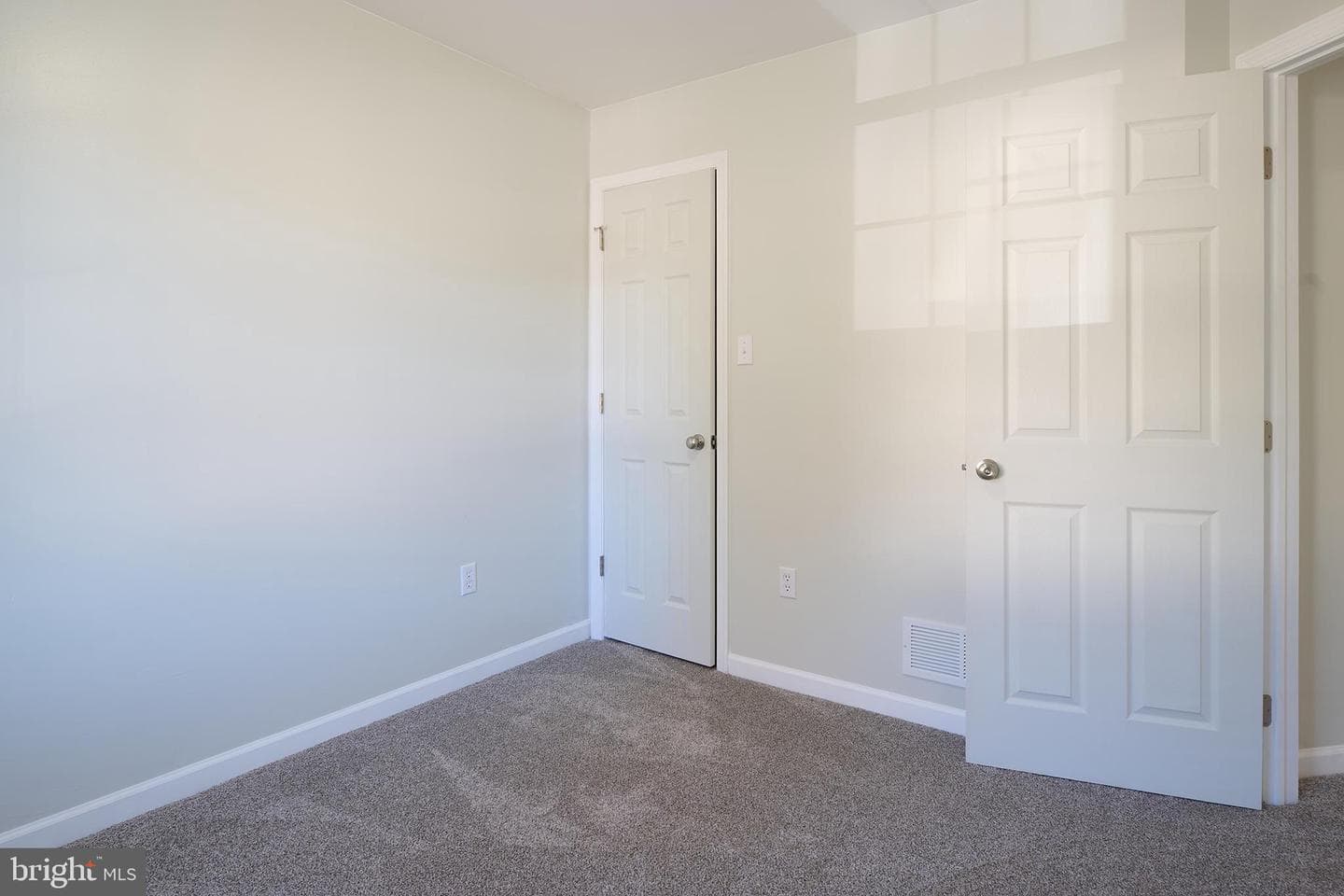 3182 Carnegie Drive photo 29