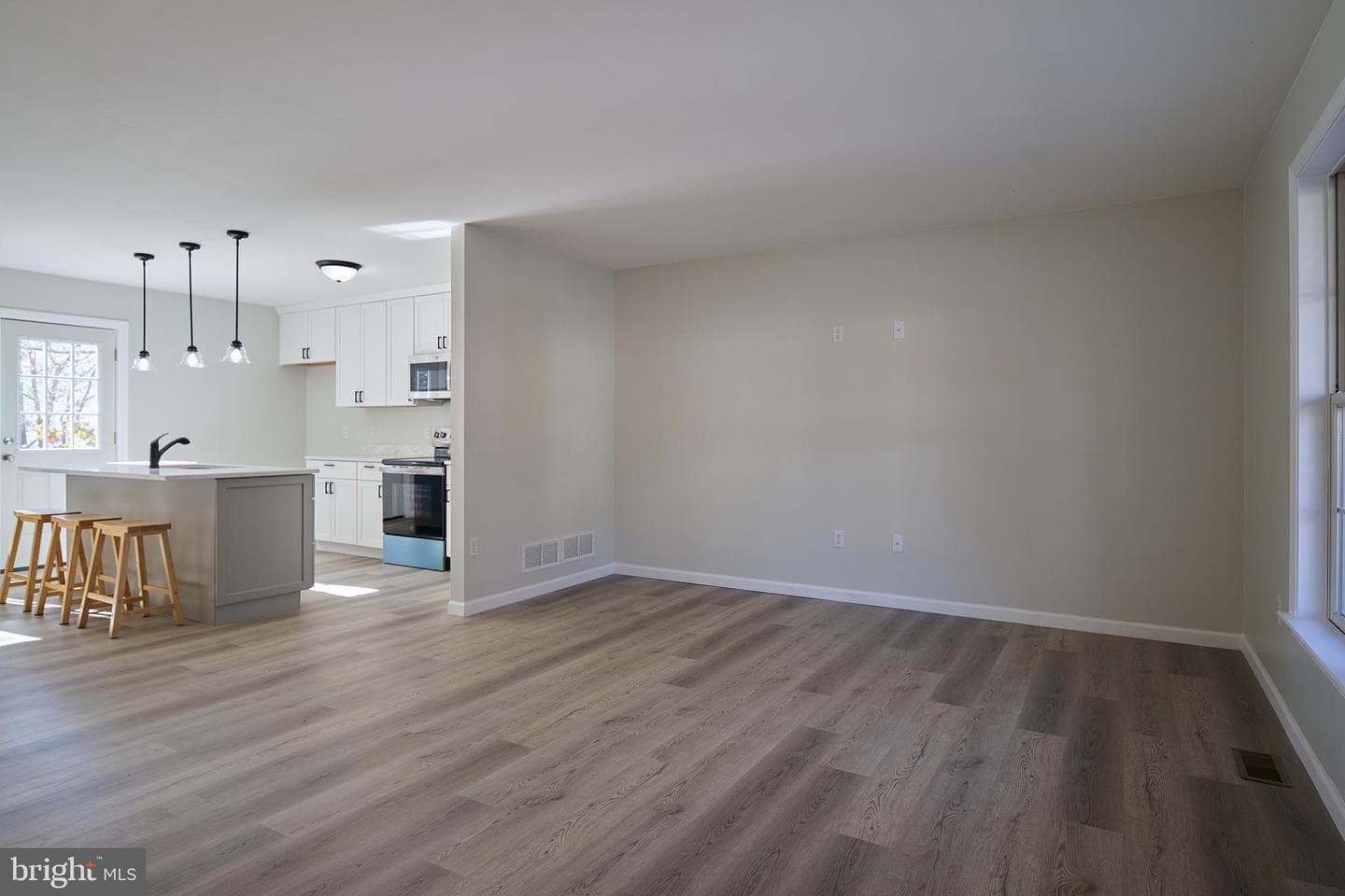 3182 Carnegie Drive photo 7