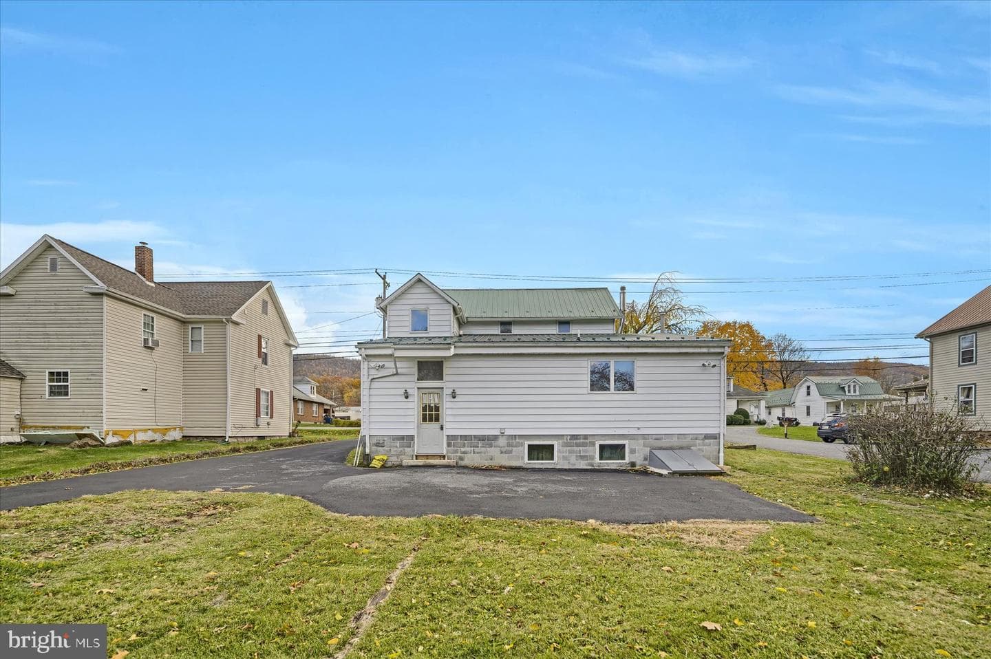 217 E College Avenue photo 3