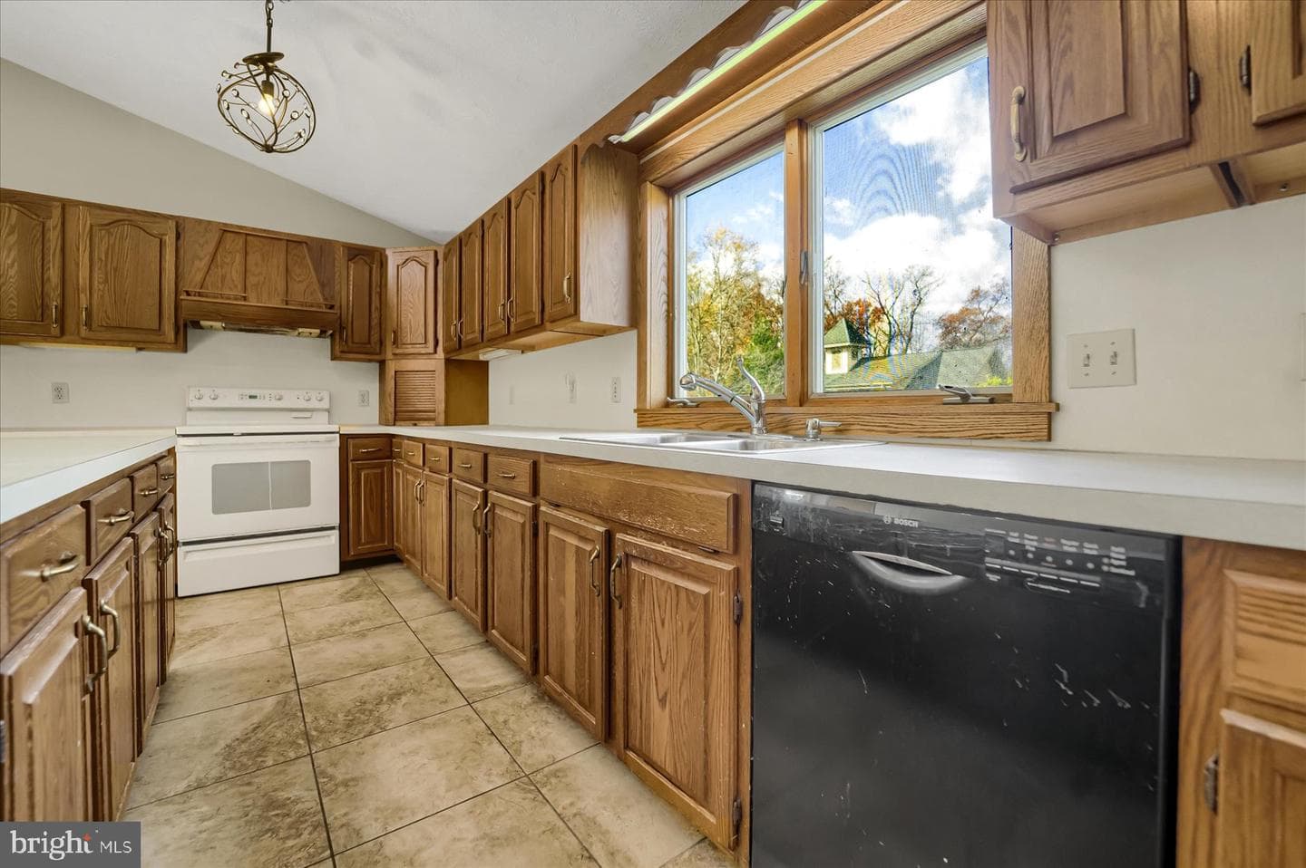 217 E College Avenue photo 32