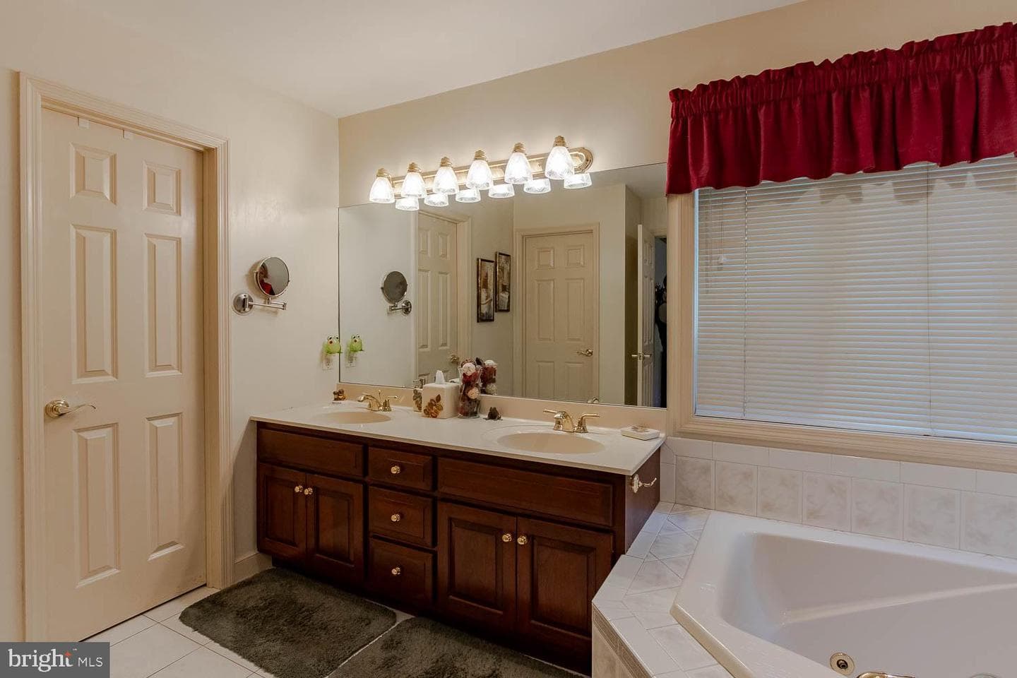 2251 Red Oak Lane photo 23