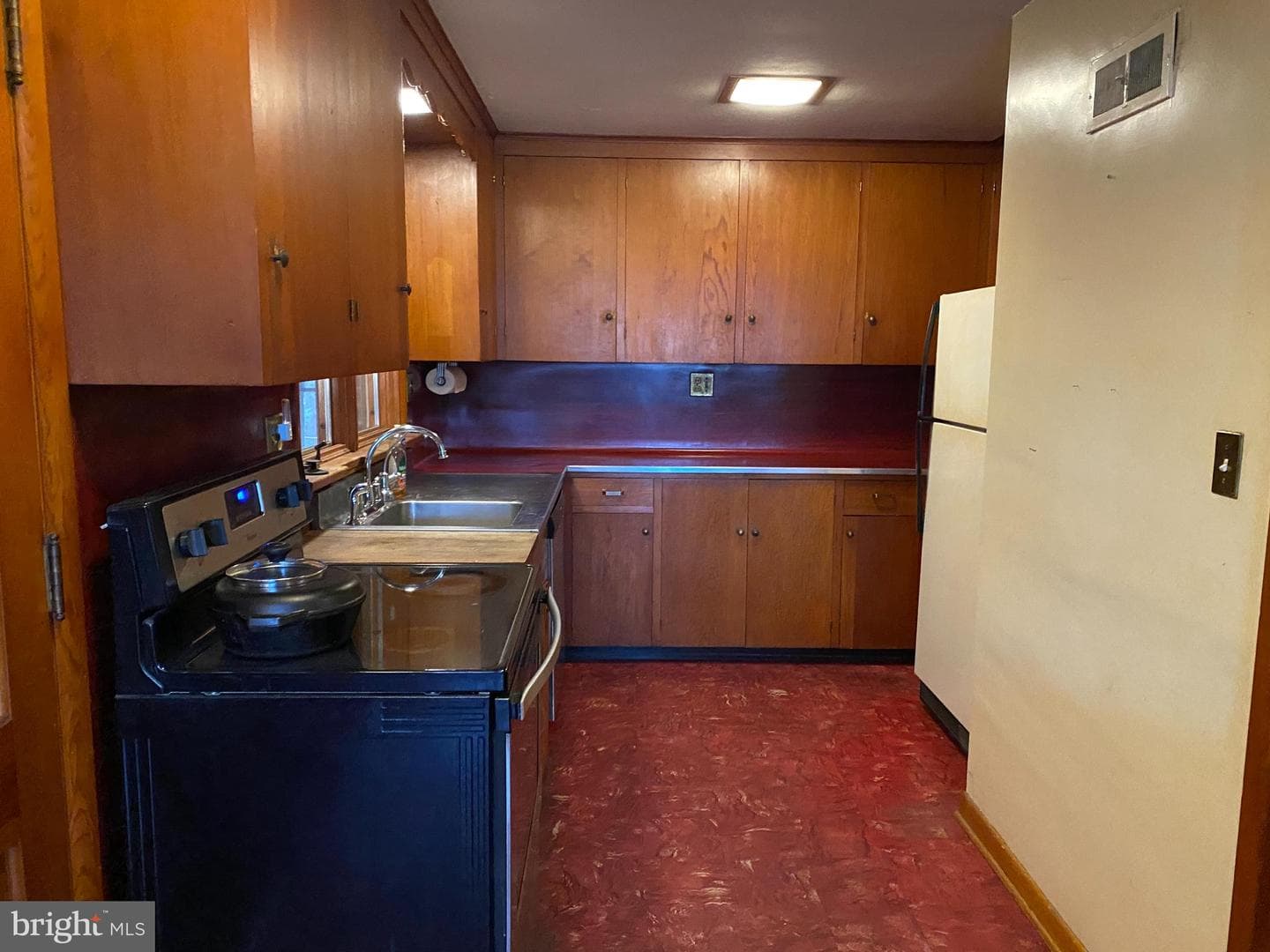 130 W Whitehall Road photo 12