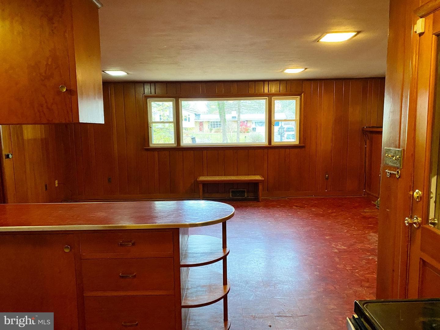 130 W Whitehall Road photo 14