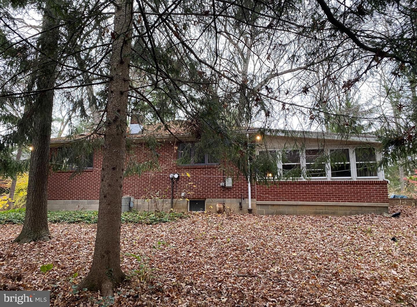 130 W Whitehall Road photo 33