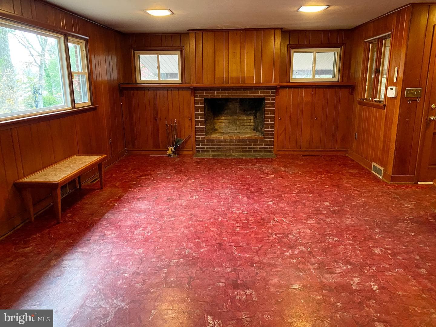 130 W Whitehall Road photo 7