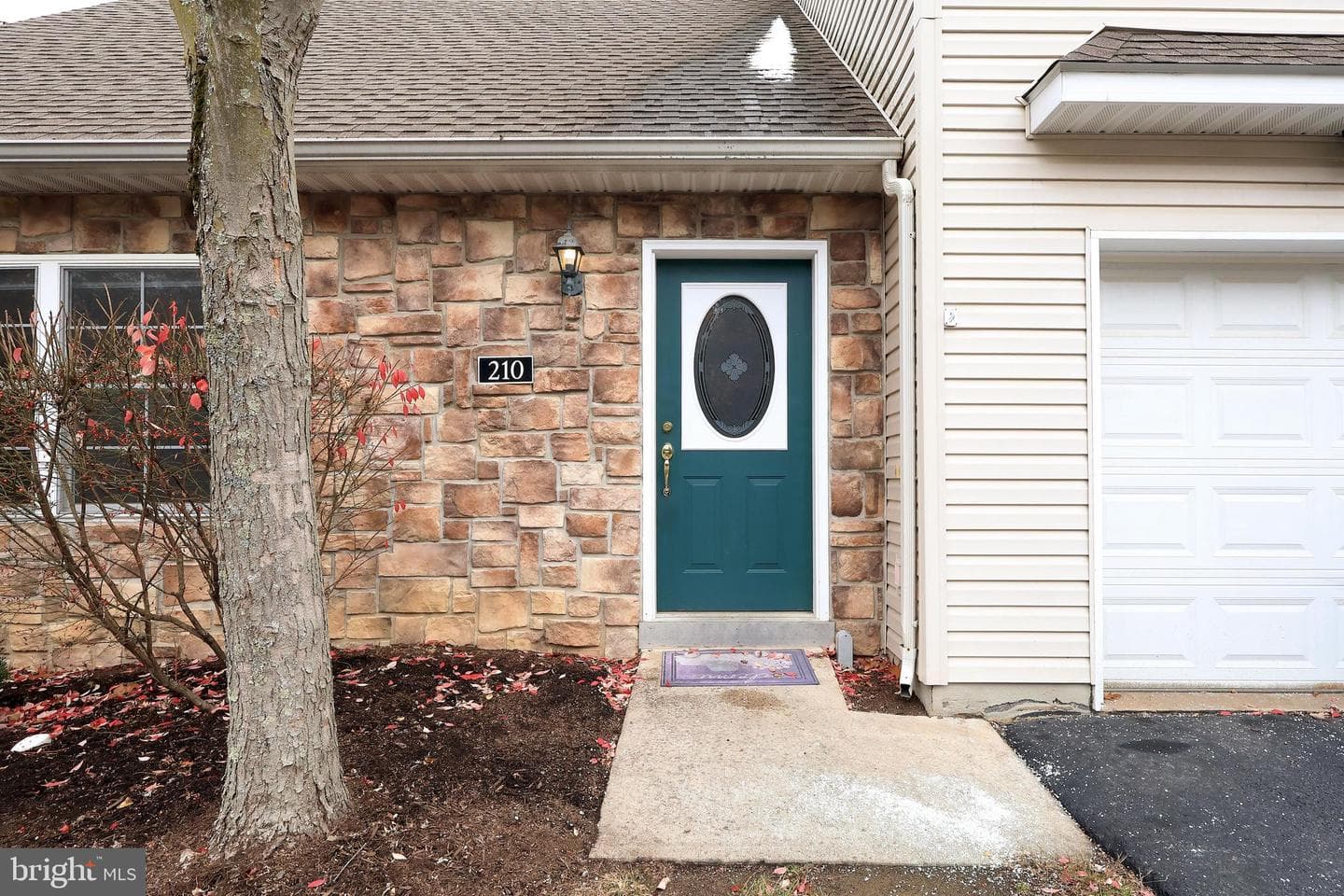 210 Amblewood Way photo 3