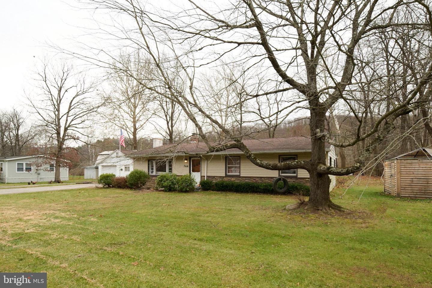 744 Runville Road photo 32