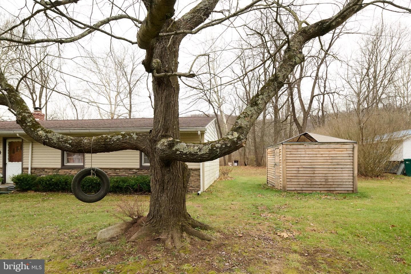 744 Runville Road photo 33