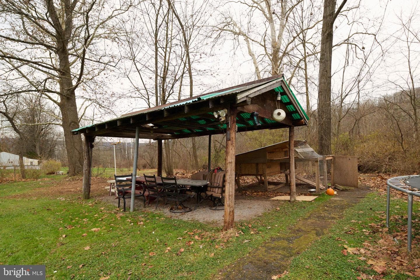 744 Runville Road photo 40