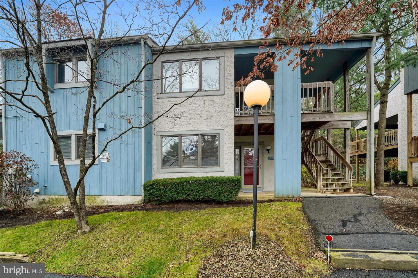 1620 Woodledge Circle photo 1
