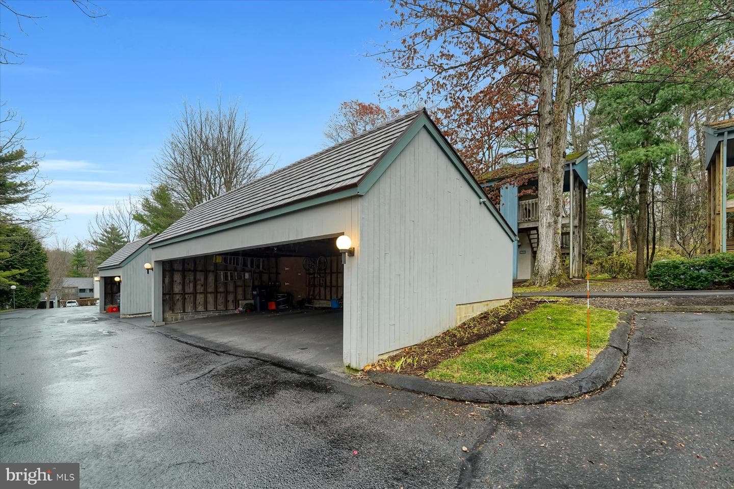 1620 Woodledge Circle photo 3