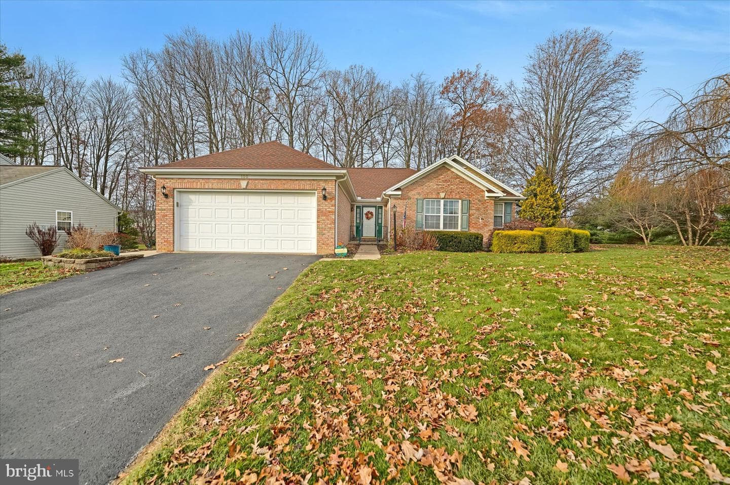 100 Forest Glen Circle photo 1