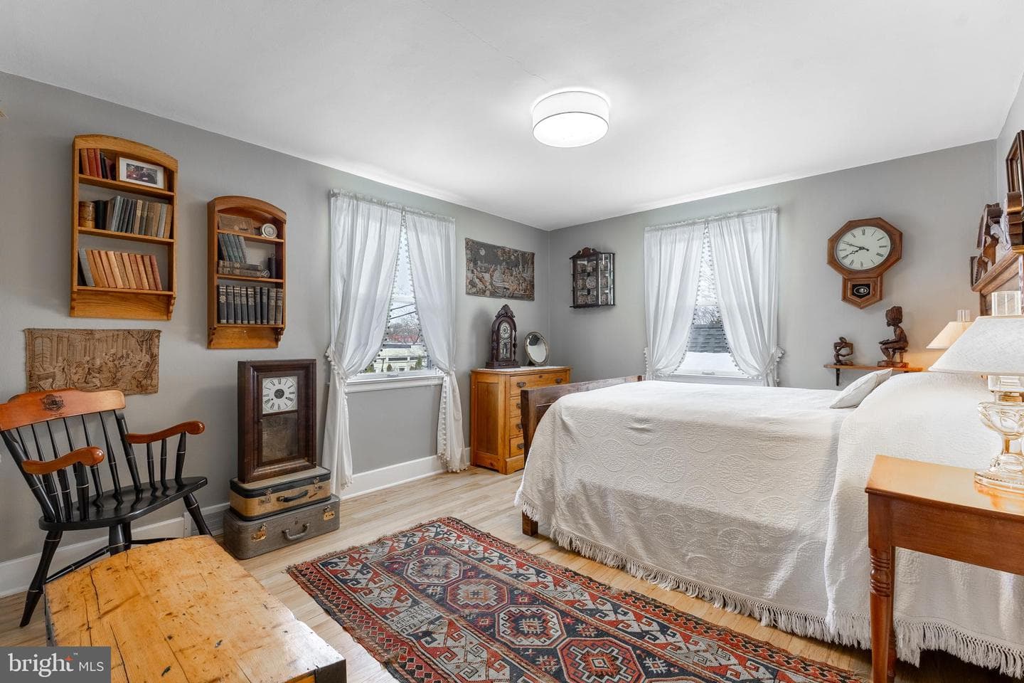 733 W Foster Avenue photo 33