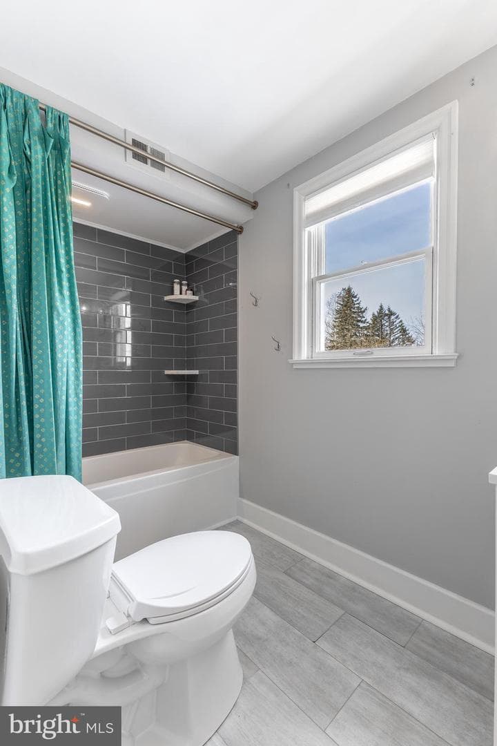 733 W Foster Avenue photo 34