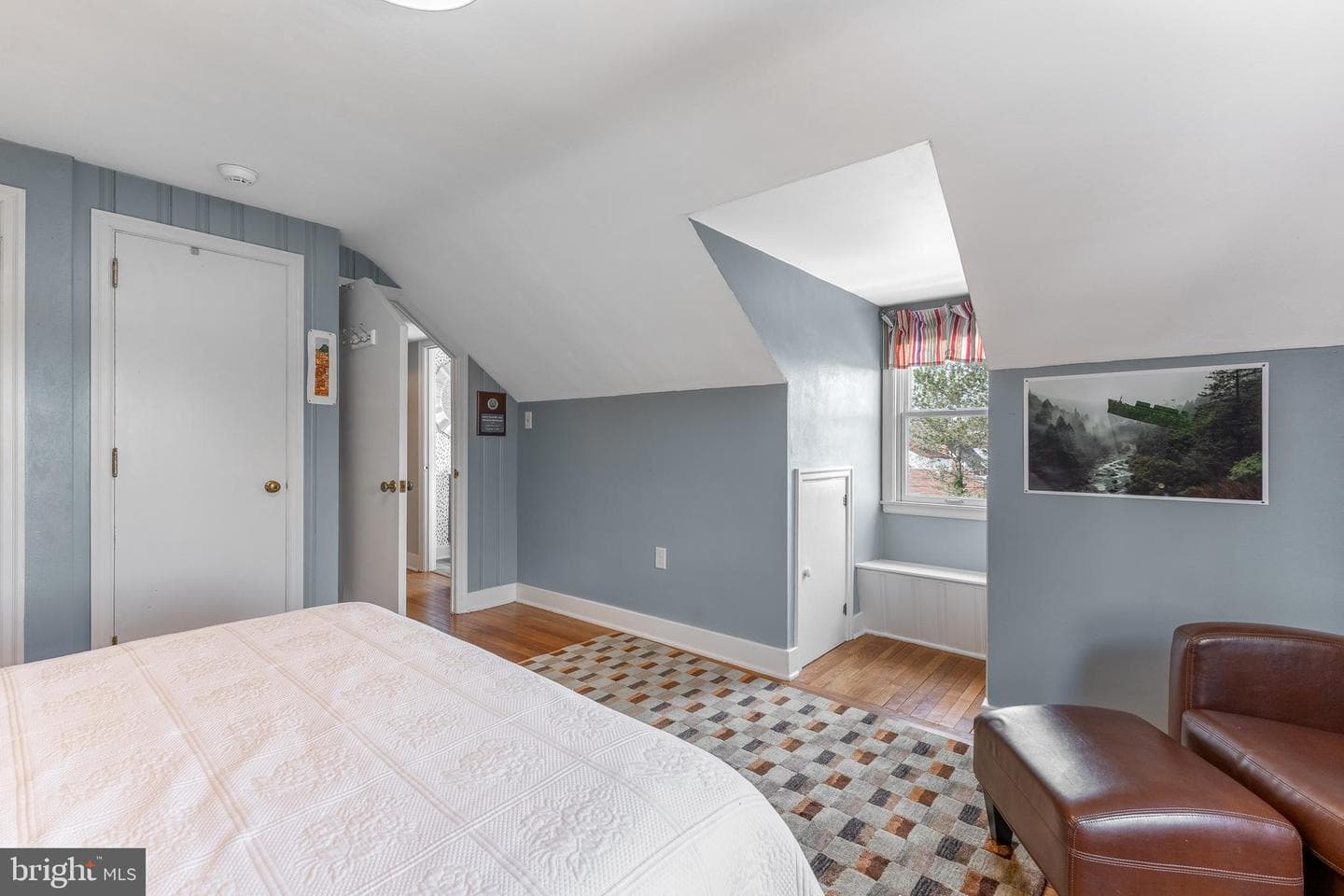 733 W Foster Avenue photo 37