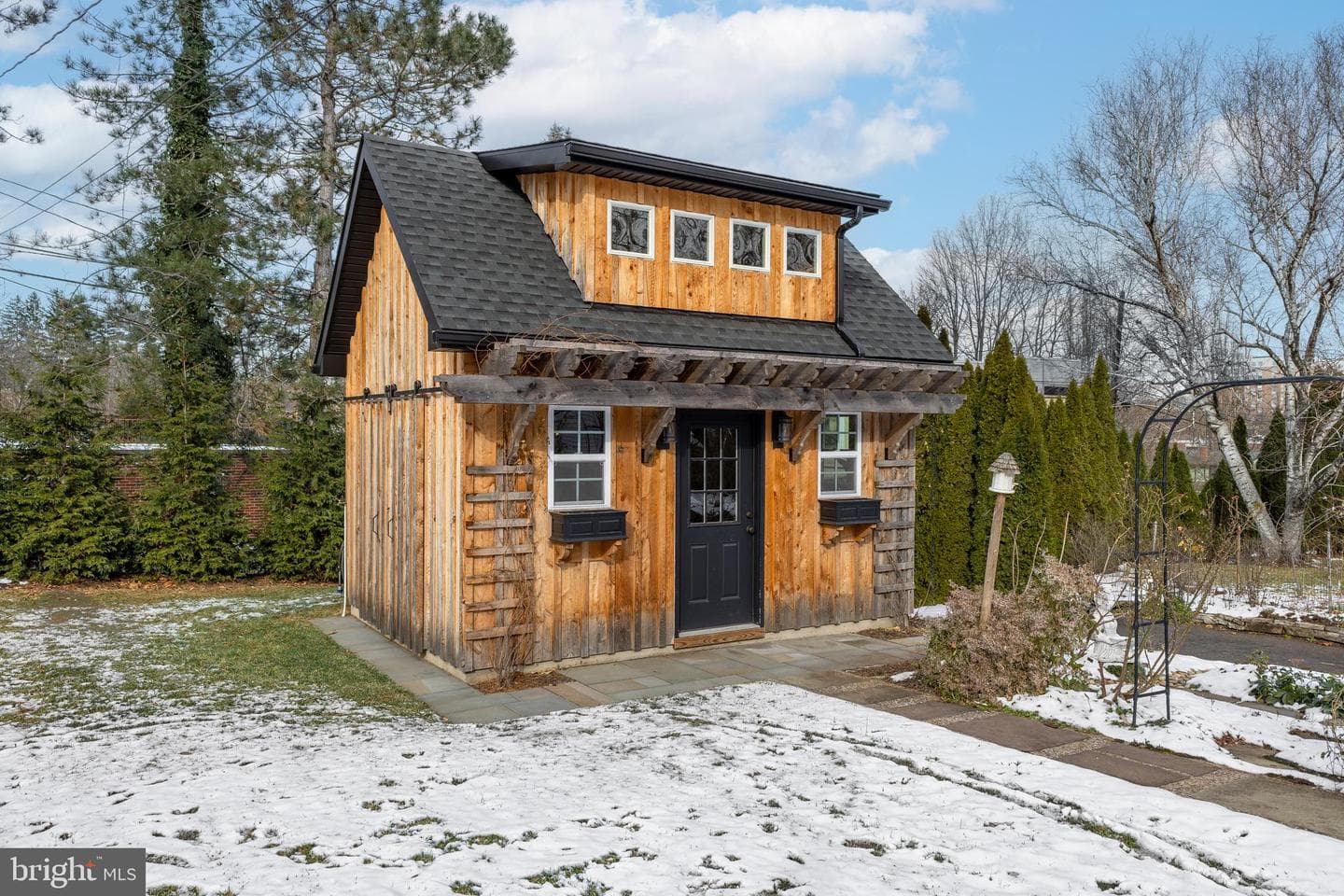 733 W Foster Avenue photo 47