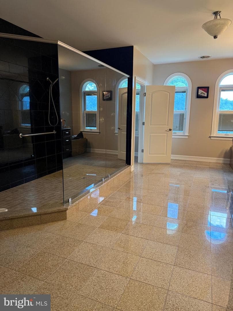 171 Manhasset Drive photo 31