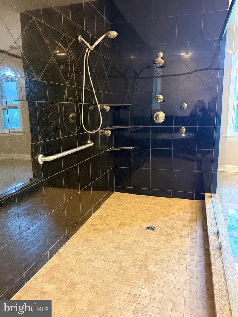 171 Manhasset Drive photo 56