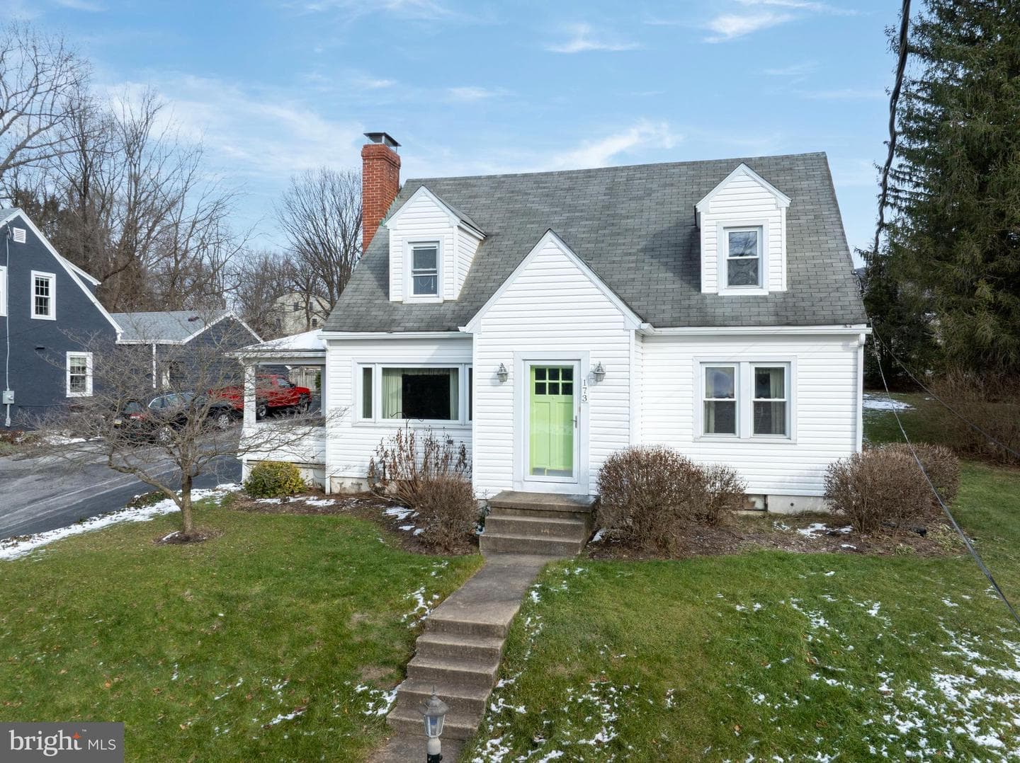 173 Hillview Avenue photo 1