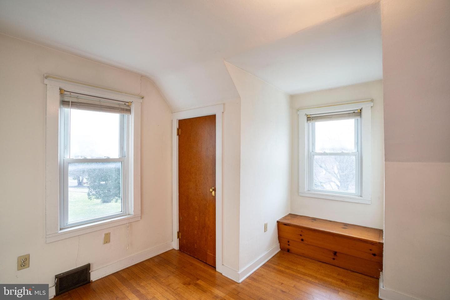 173 Hillview Avenue photo 40