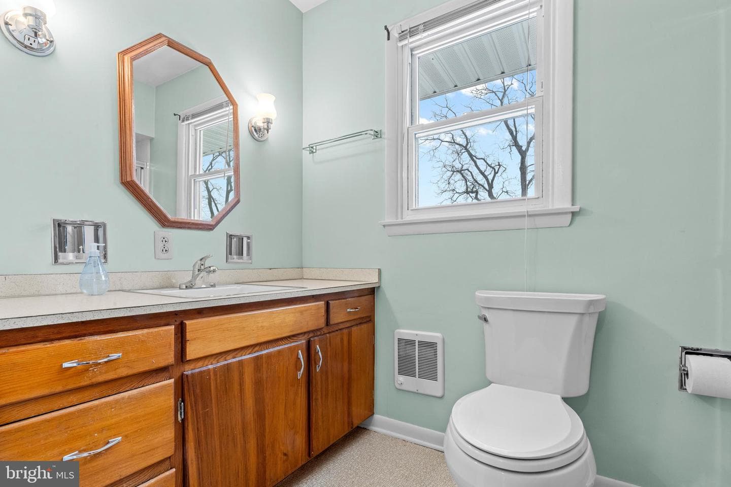 127 Watson Road photo 40