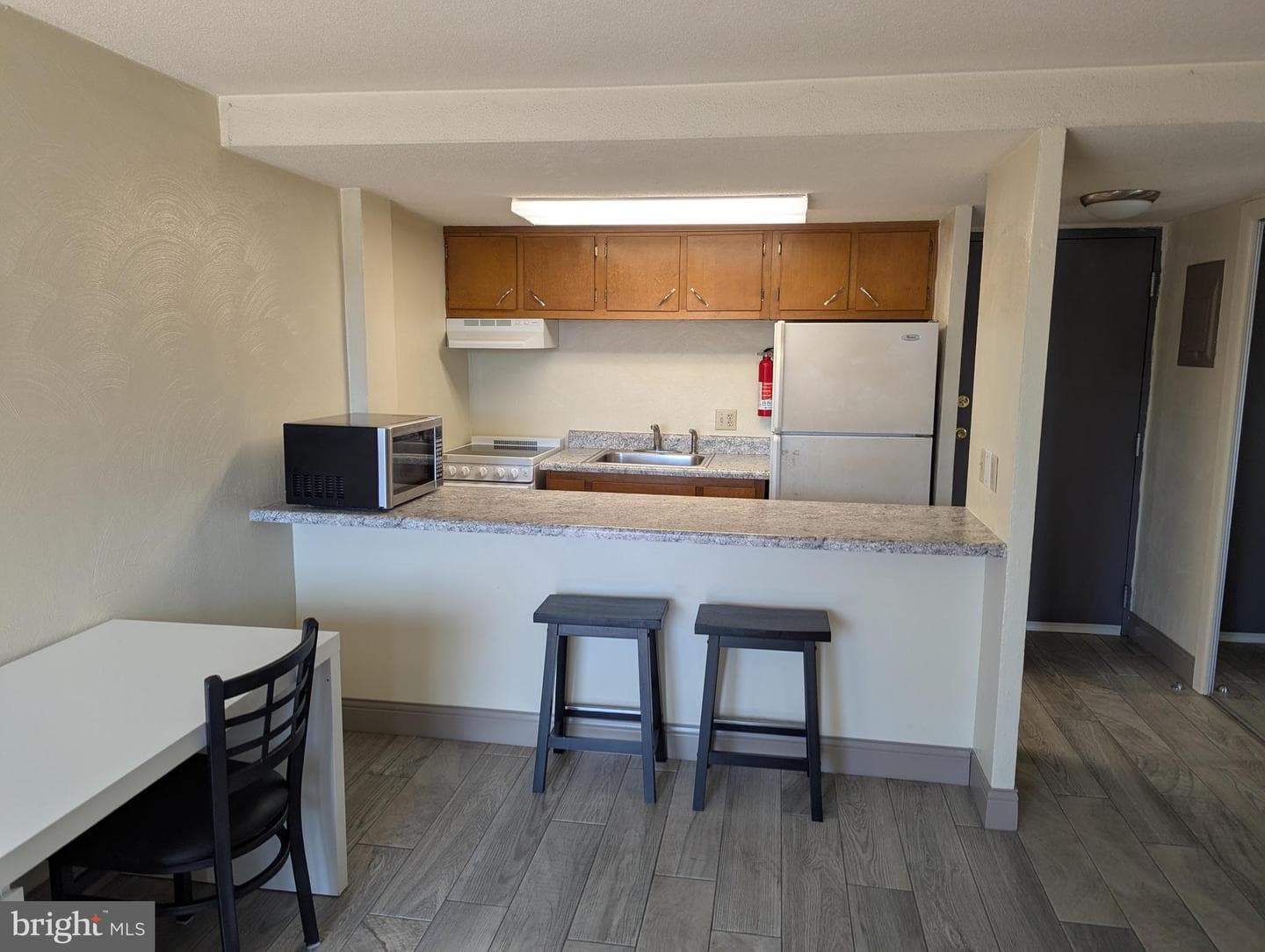458 E College Avenue photo 3