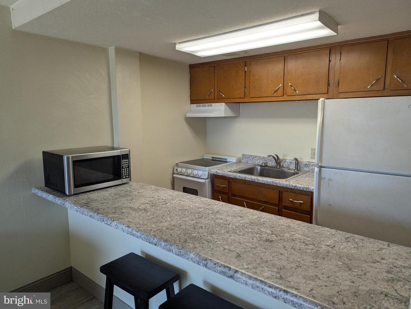 458 E College Avenue photo 4