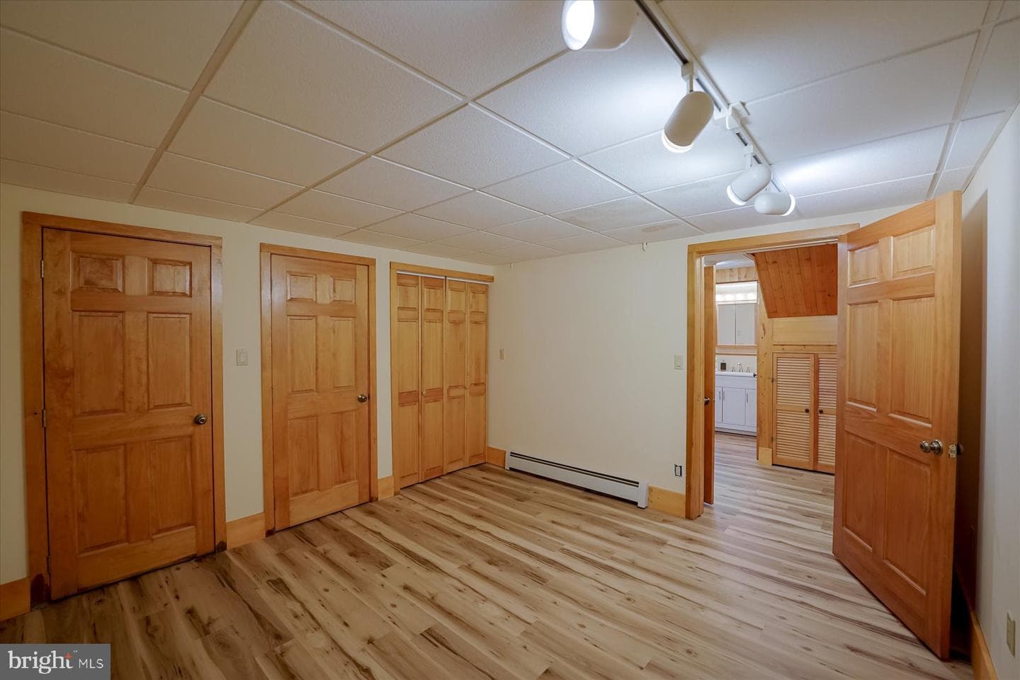 633 W Hillside Avenue photo 24