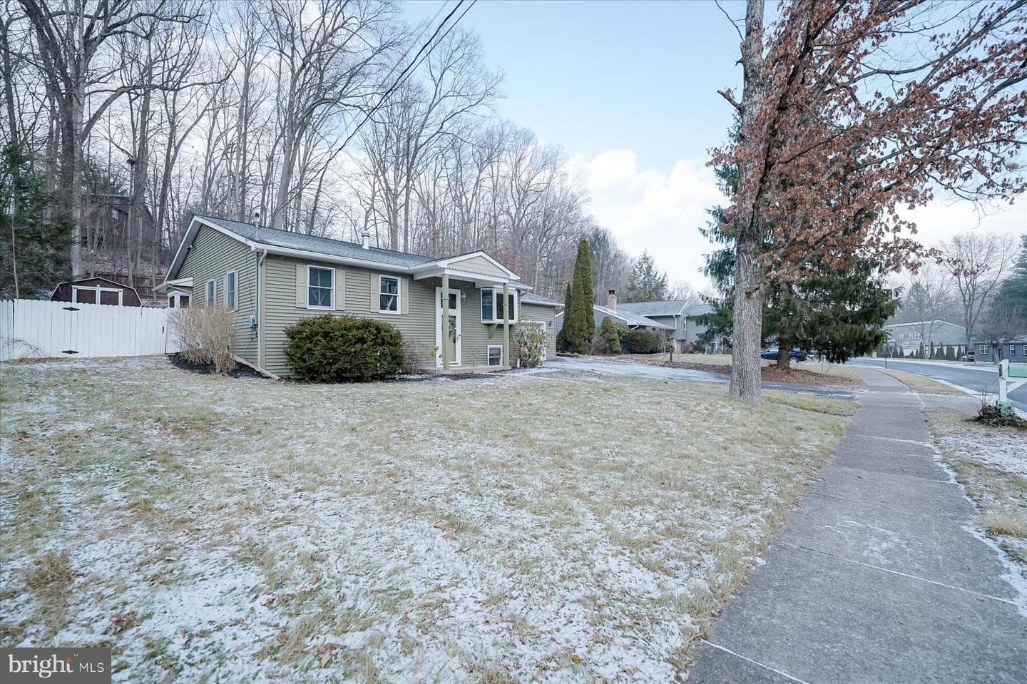 633 W Hillside Avenue photo 32