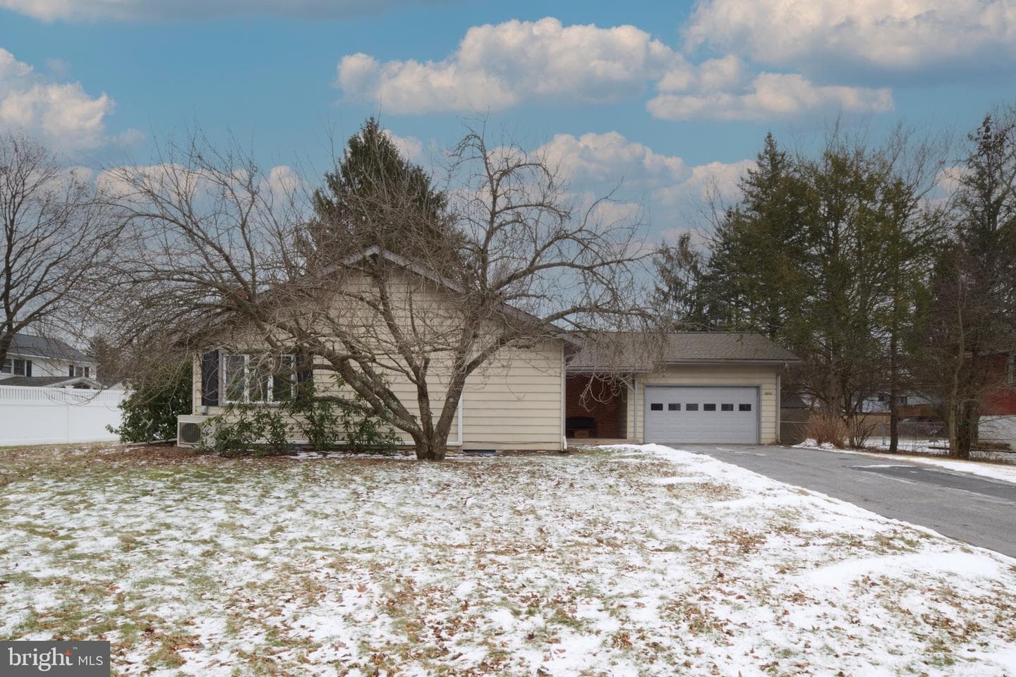 1612 Elizabeth Road photo 1