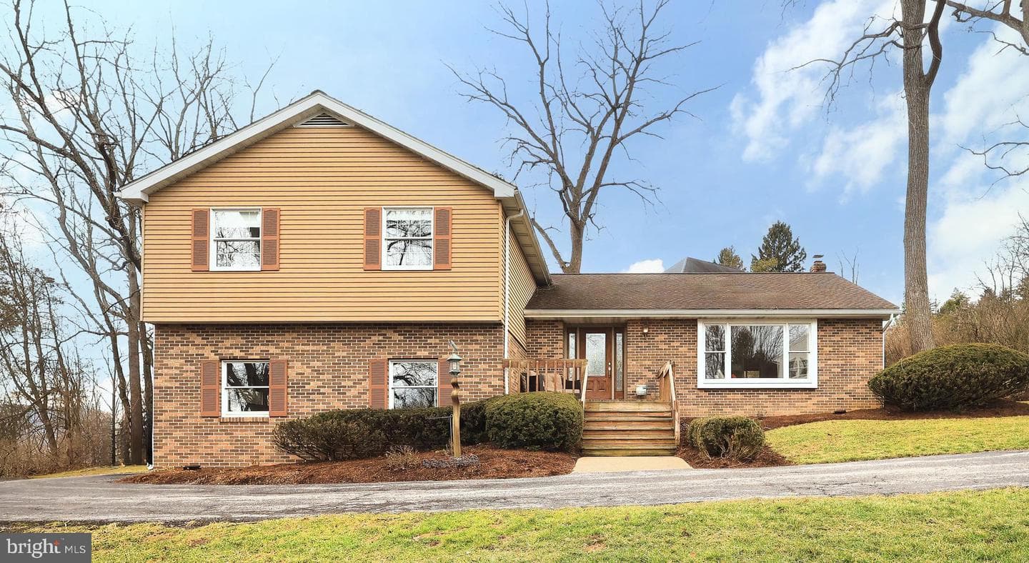 1359 Sandpiper Drive photo 2