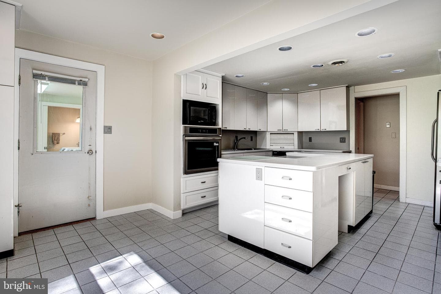 840 Outer Drive photo 12