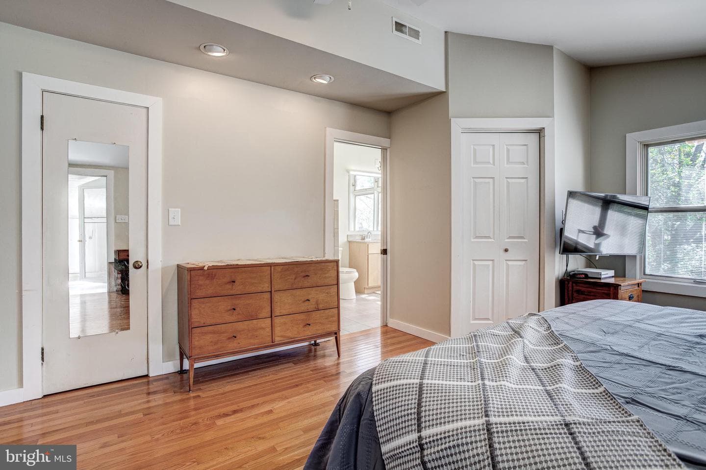 840 Outer Drive photo 34