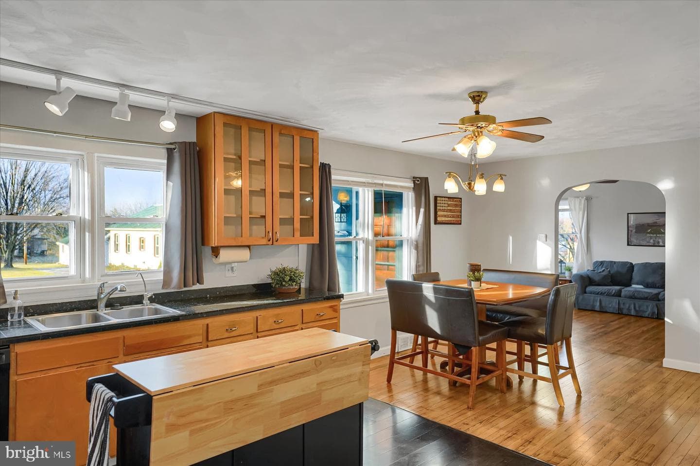 147 Sunset Avenue photo 11