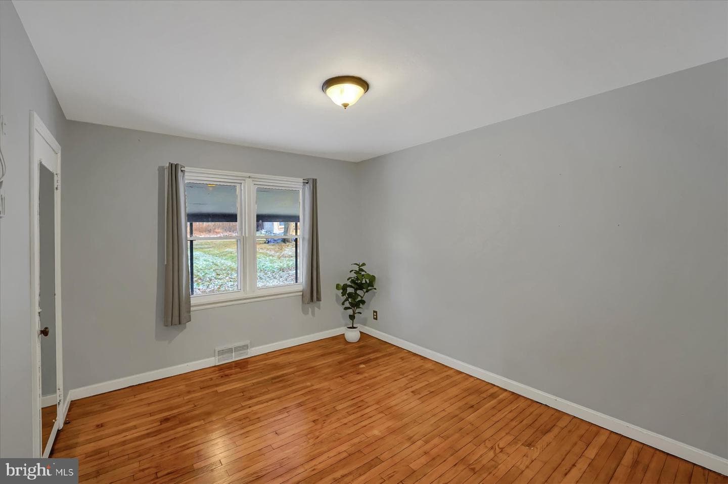 147 Sunset Avenue photo 17