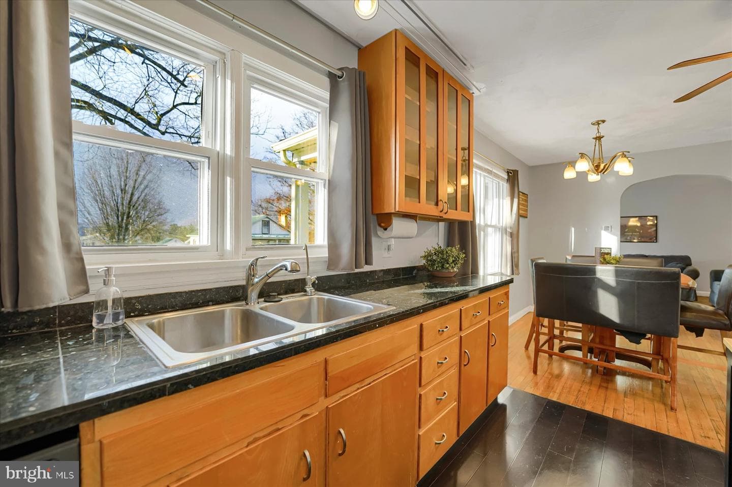 147 Sunset Avenue photo 9