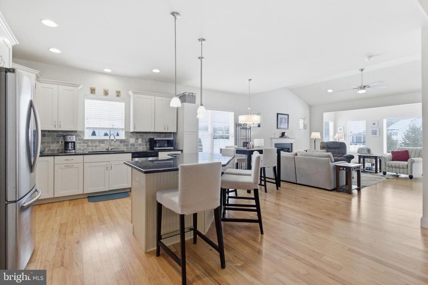 240 Aster Avenue photo 11