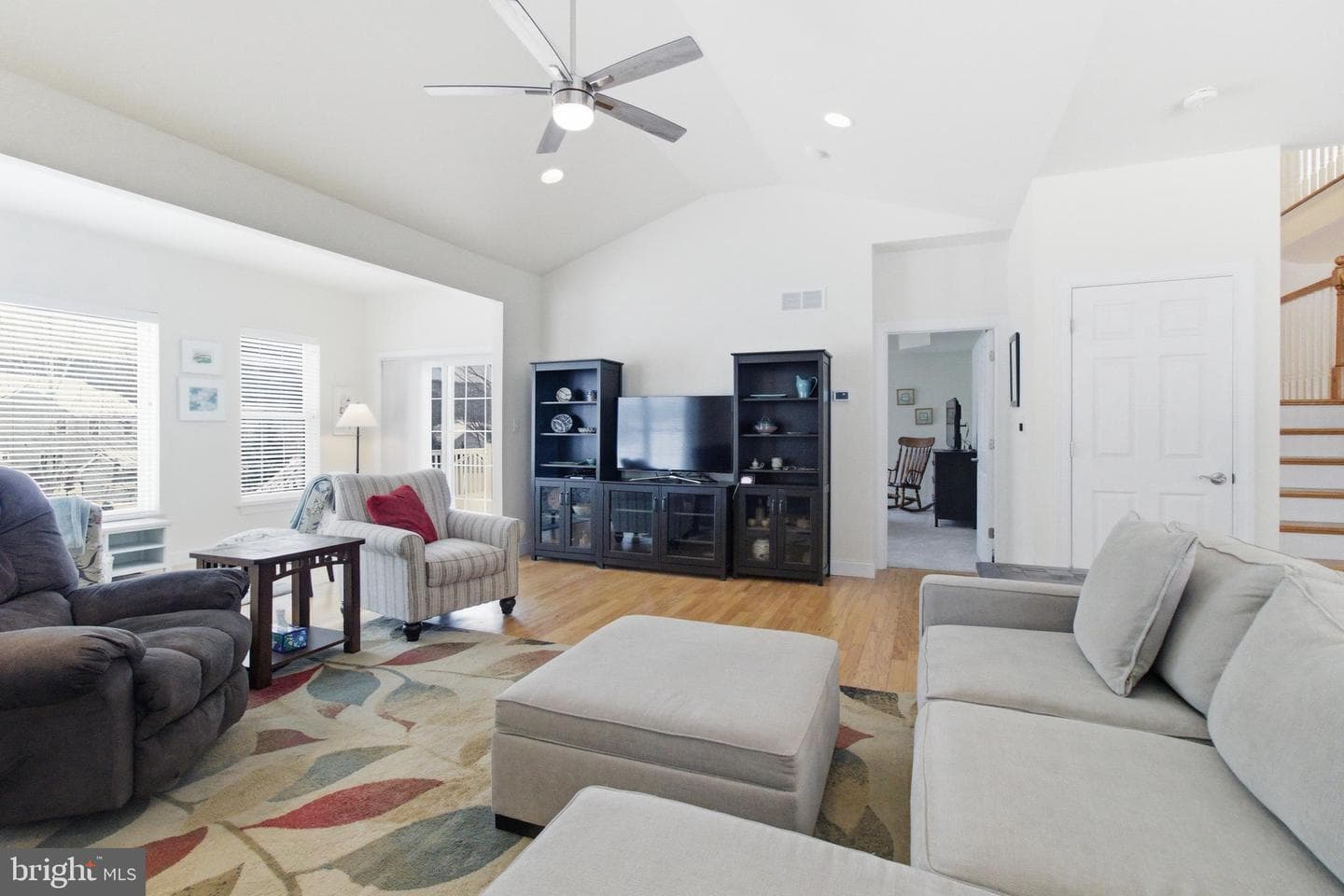 240 Aster Avenue photo 21