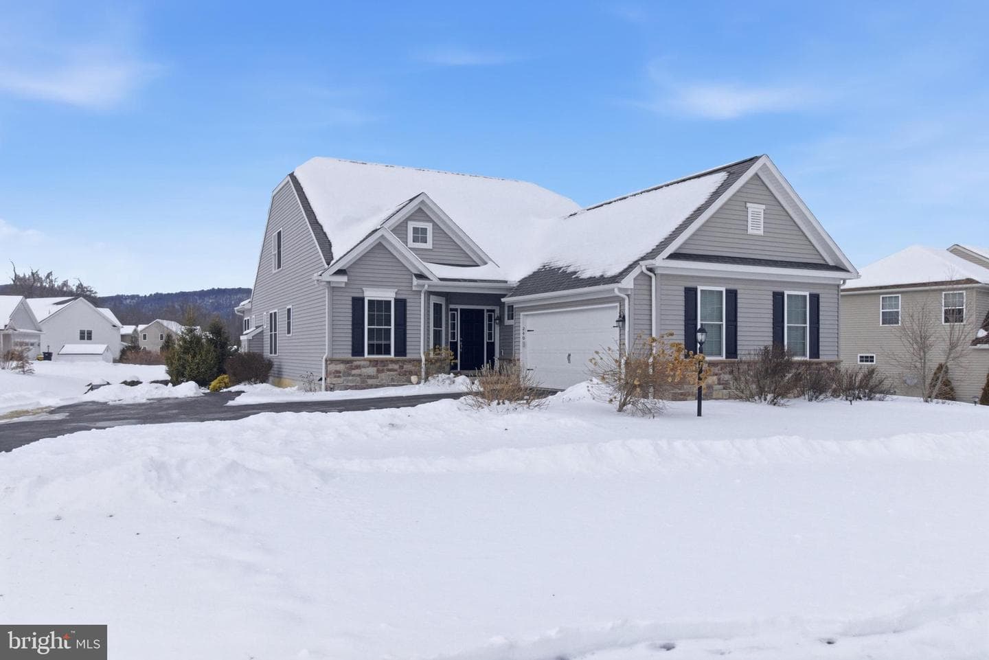240 Aster Avenue photo 4