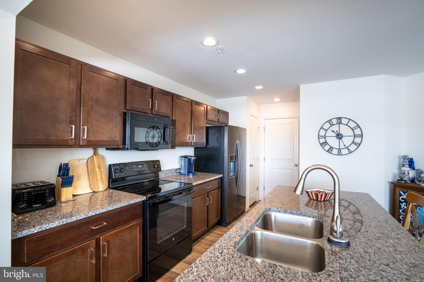 277 Isabella Circle photo 21