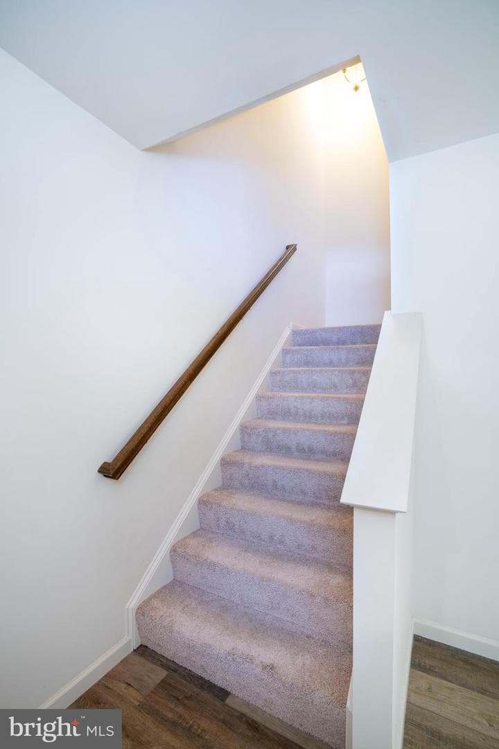 277 Isabella Circle photo 33