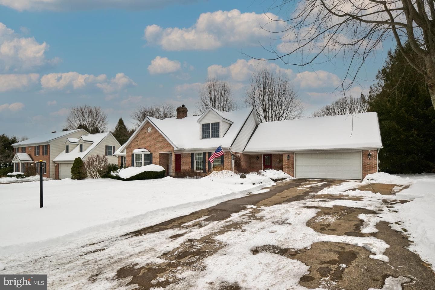 1736 Cambridge Drive photo 1