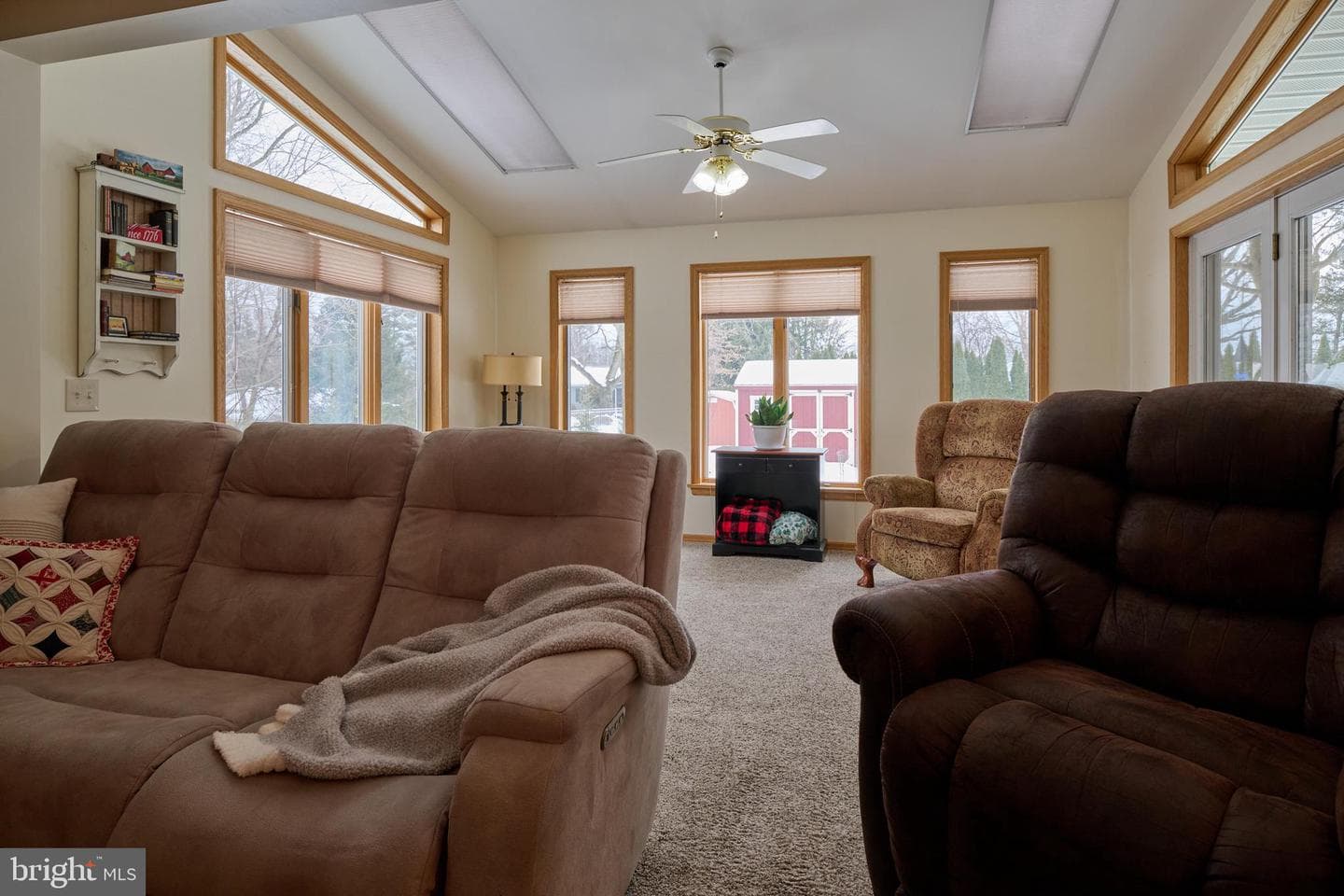 1736 Cambridge Drive photo 18