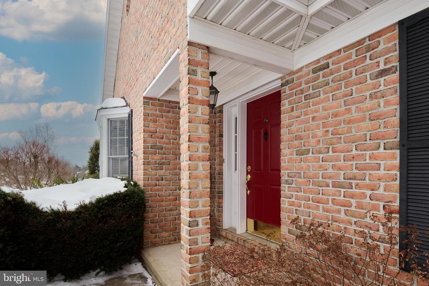 1736 Cambridge Drive photo 2