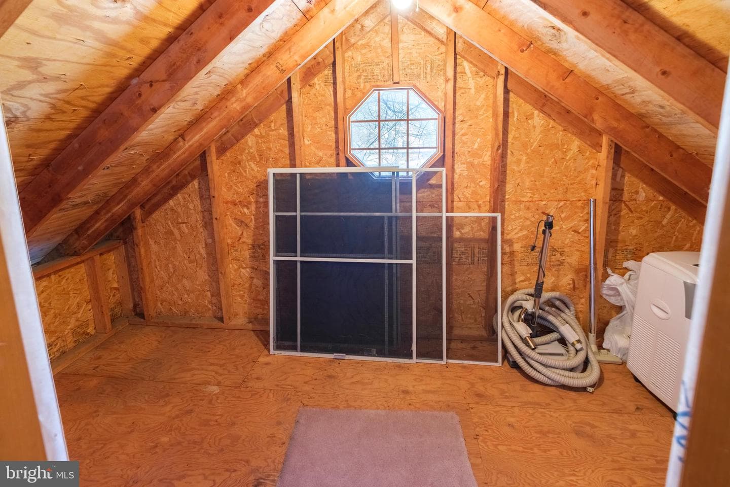 106 Jasper Court photo 32