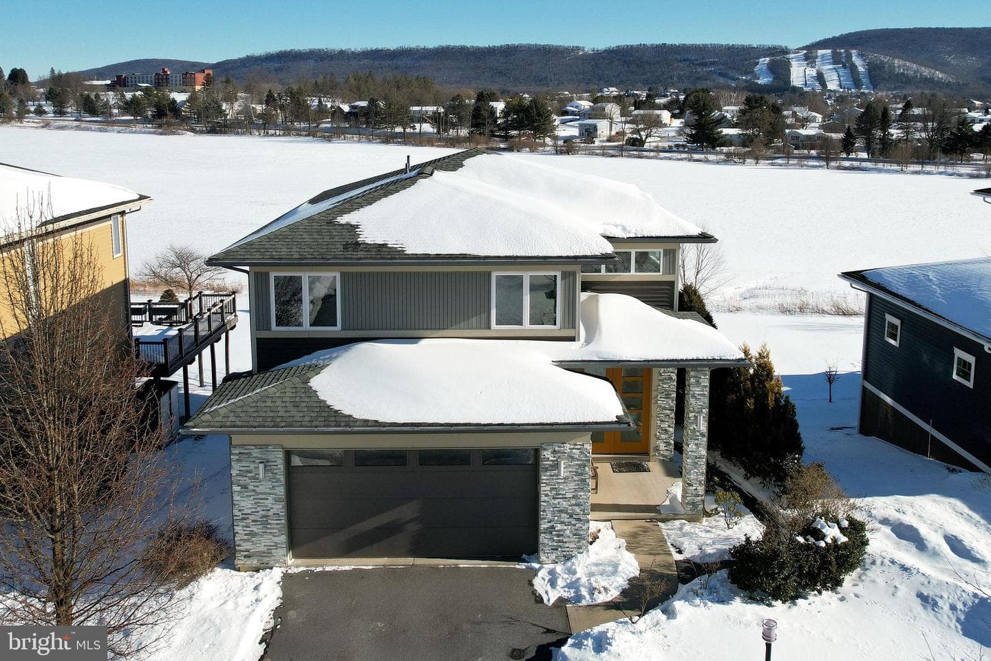 132 Derek Drive photo 2