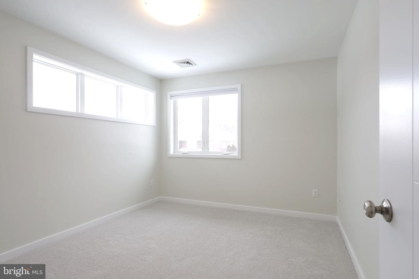132 Derek Drive photo 32