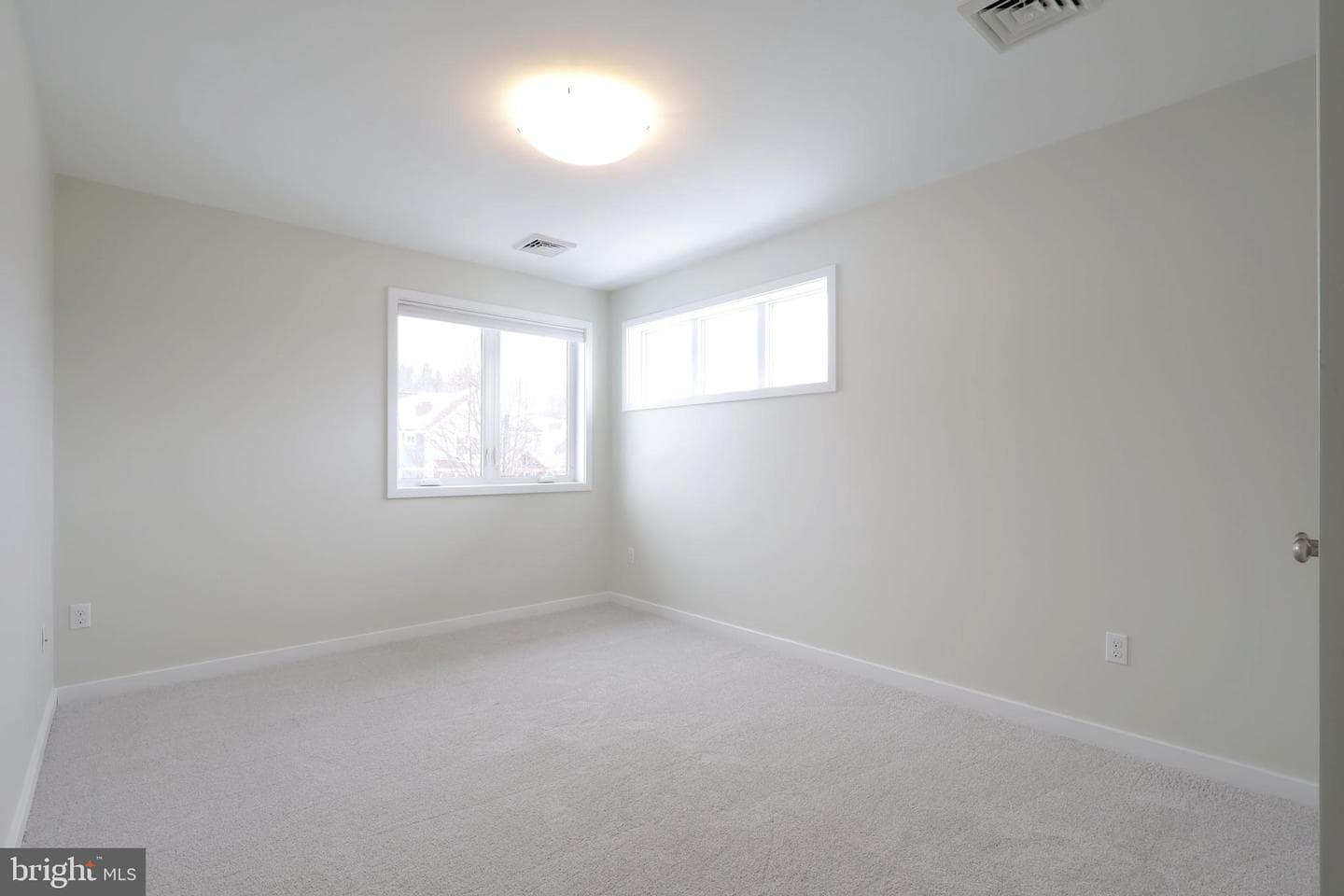 132 Derek Drive photo 37