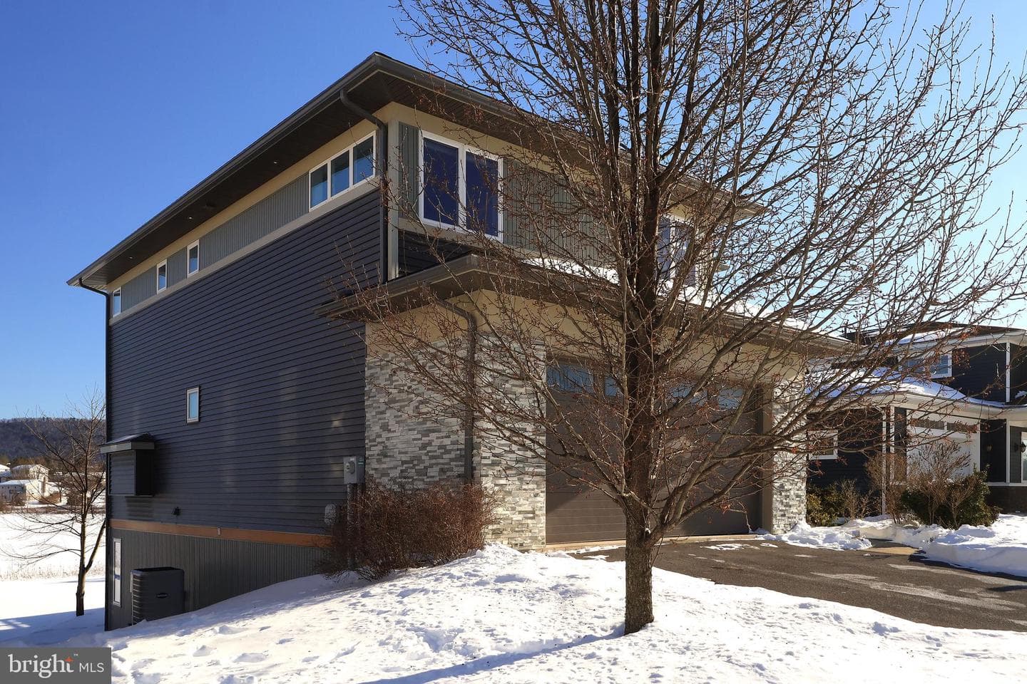 132 Derek Drive photo 57